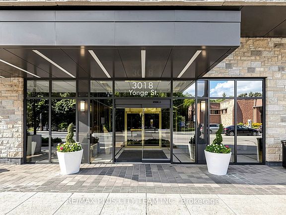 2nd image of 3018 Yonge St #Uph07