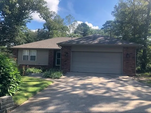 2 Millom Ln, Bella Vista, AR 72714