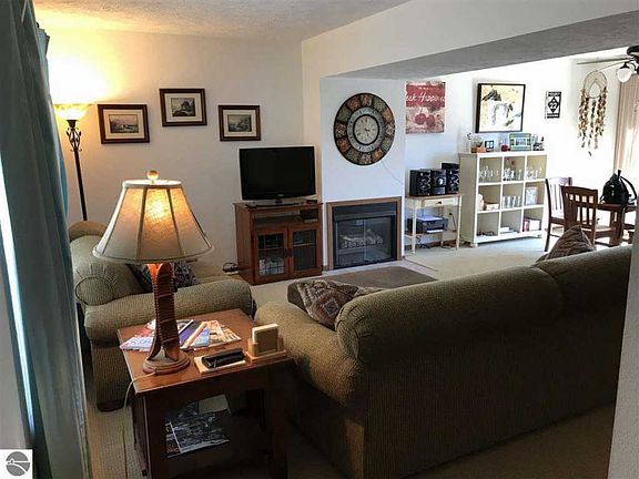 2nd image of 3606 Emily Ln