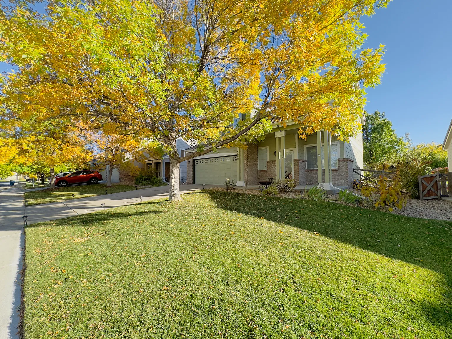 3 bed, 2.5 bath, 1875 sqft, $2,899 — Photo 2