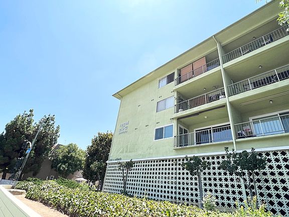 4th image of 1301 S Atlantic Blvd APT 102A