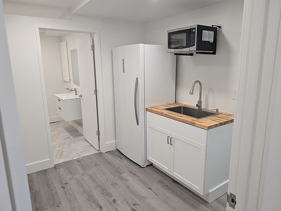 5th image of 11430 Des Moines Memorial Dr S #3