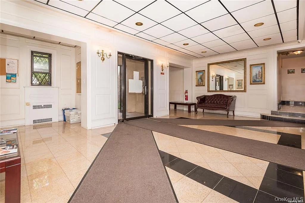 1 bed, 1.0 bath, 650 sqft, $3,500 — Photo 2