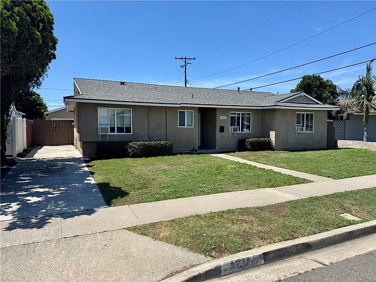 1211 N Siesta St — Photo 21