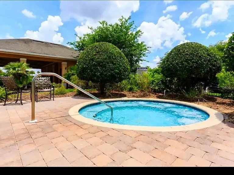 326 Chelsea Dr — Photo 7