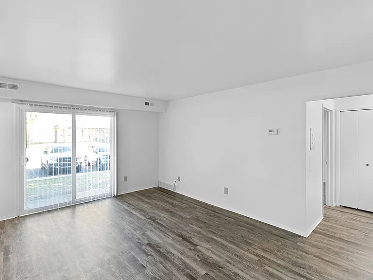 220 Park St — Photo 10