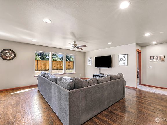 5th image of 158 15th Street