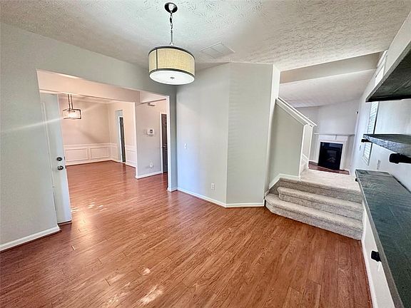 3rd image of 808 Inkberry Rd