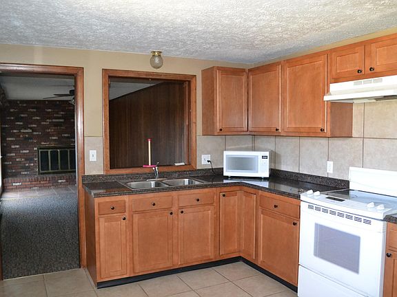 4th image of 1900 Deerwood Cir SE
