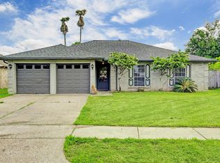 10822 Mesquite Dr, La Porte, TX 77571