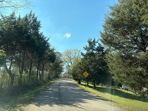 5th image of 370 Murphy Rd