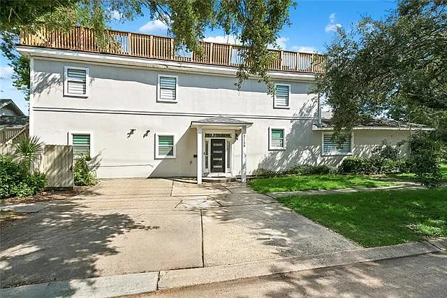2135 Mirabeau Ave