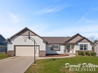 6621 Bradenwood Dr, Hudsonville, MI 49426
