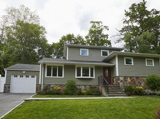 298 Pinebrook Blvd, New Rochelle, NY 10804