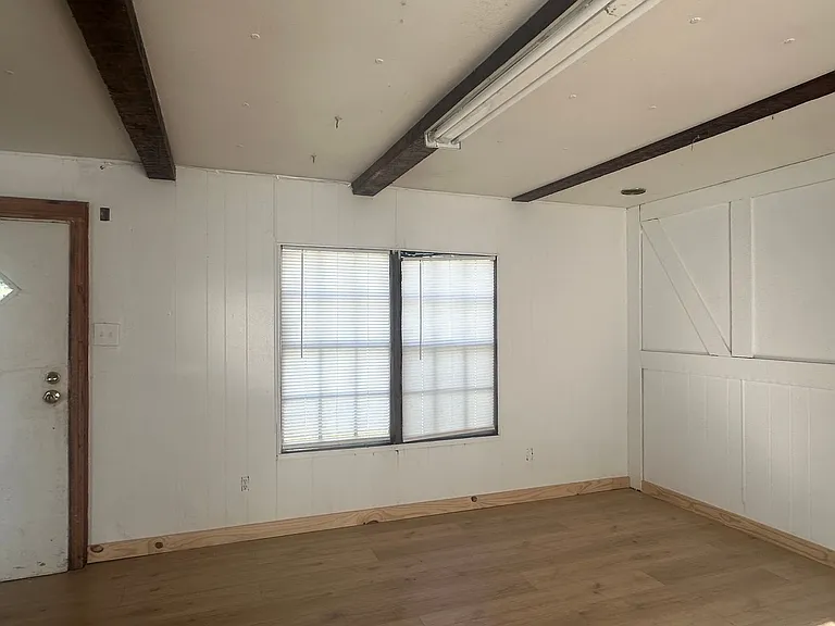 450 Harmon Ln — Photo 8