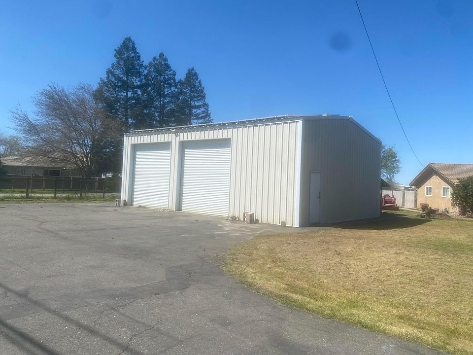 2nd image of 24015 Kennefick Rd