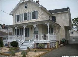 82 3rd St, Keyport, NJ 07735