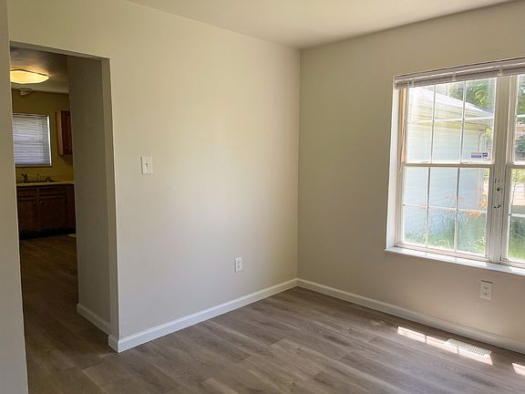 3rd image of 4312 W Belle Pl
