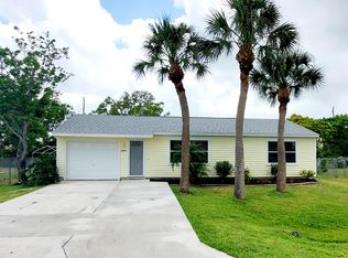 2251 SE Mandrake Cir, Port Saint Lucie, FL 34952