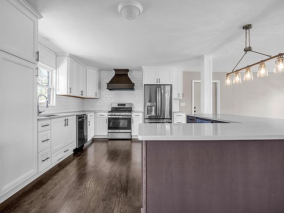Beautifully Renovated Kitchen with New Appliances