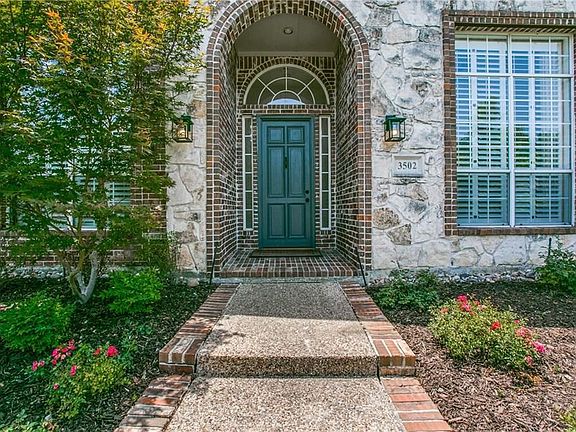 2nd image of 3502 Bradford Dr