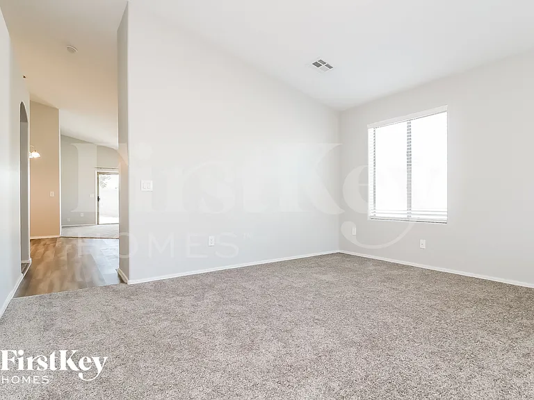 11233 W Locust Ln — Photo 5
