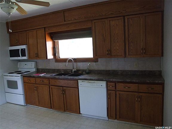 4th image of 325 3rd AVENUE E