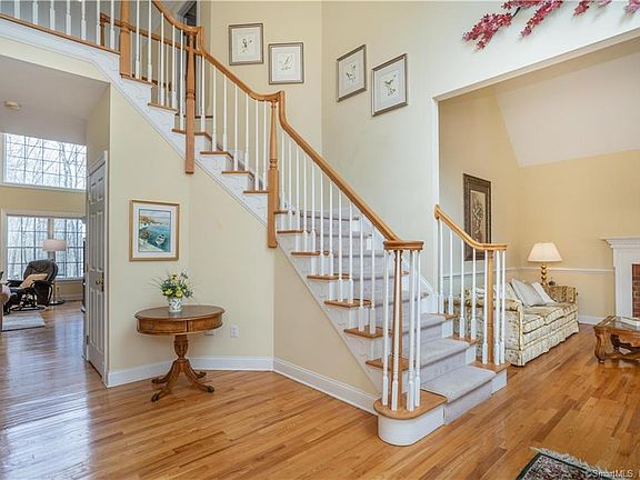 4th image of 43 Avalon Ln