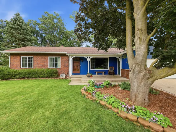 4464 Trail View Dr NE, Grand Rapids, MI 49525