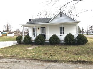 205 Robbins St, Hope, IN 47246