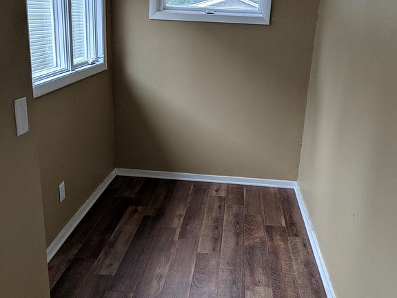 5th image of 417 Center St