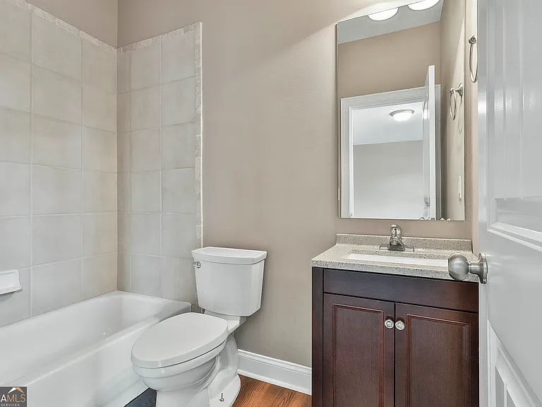 803 Lexington Vlg — Photo 34