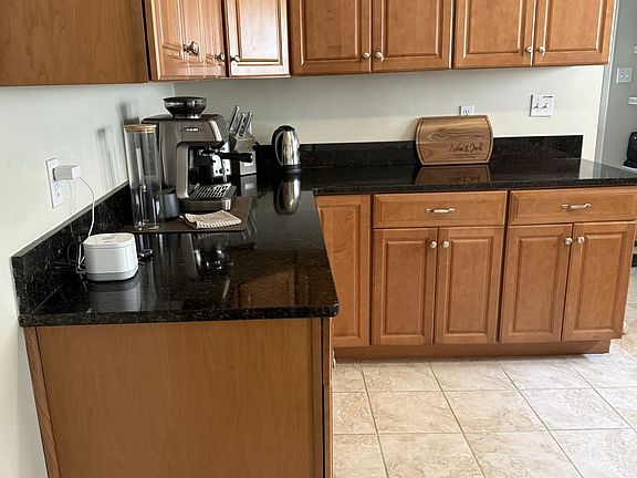 5th image of 25 Chipman St #1