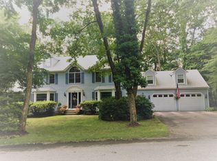 42 Aspen Ln, Smithfield, RI 02828