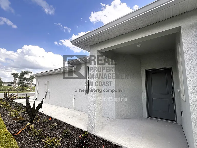 20503 Hazelnut Ct S — Photo 6