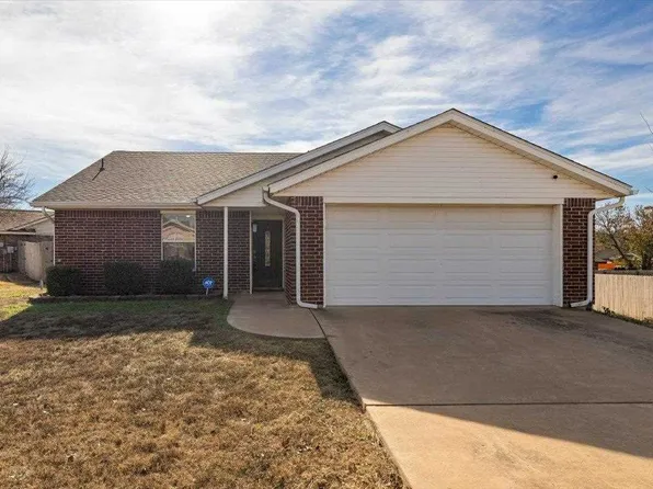 103 SE Churchill Way, Lawton, OK 73501