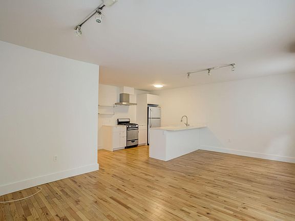 5th image of 306 N Bonnie Brae St APT 4
