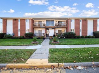 825 Clinton River Dr #B-1, Mount Clemens, MI 48043