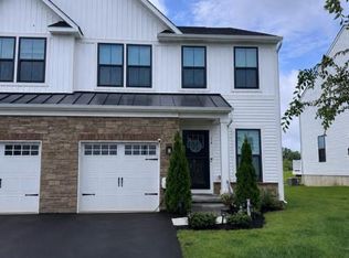 14 Cinnamon Ln, Mount Laurel, NJ 08054