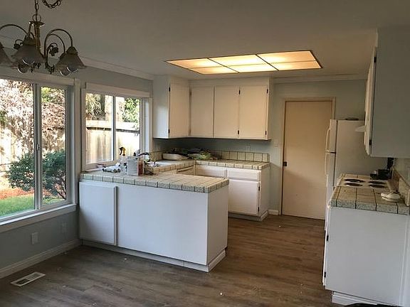 large kitchen & dining area