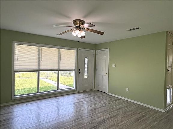 3rd image of 3068 Effie St
