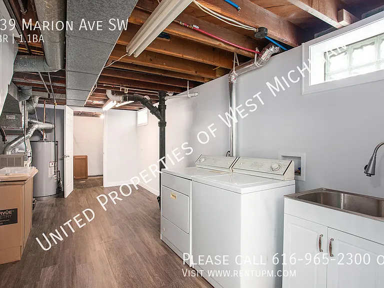 239 Marion Ave SW — Photo 9