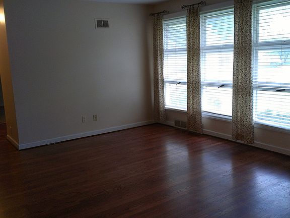 3rd image of 11 Radford Dr