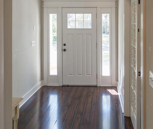 4th image of 1541 Ingleside Ave