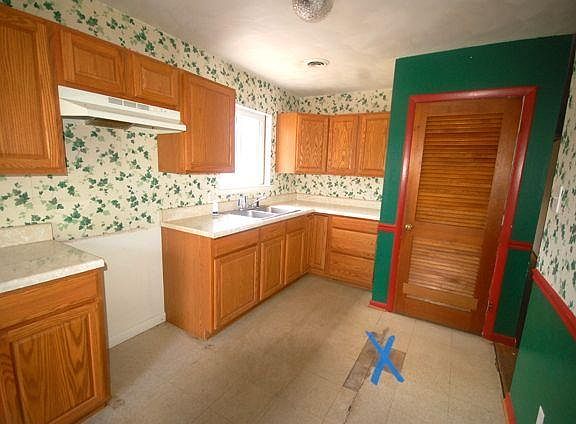 5th image of 2106 Bainbridge Dr