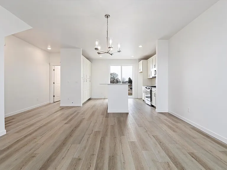 1624 N Mumbarto Ln — Photo 1