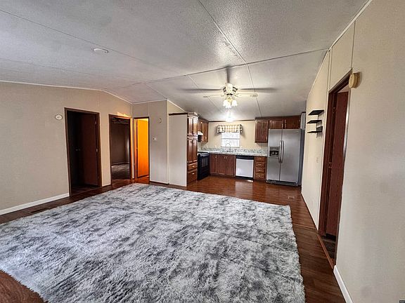 4th image of 3416 W Troy St