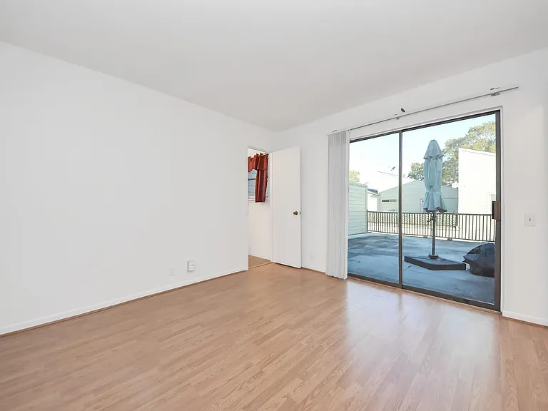 1635 Prairie Mark Ln — Photo 11