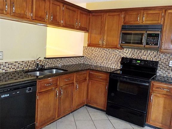 3rd image of 218 Willingham Dr