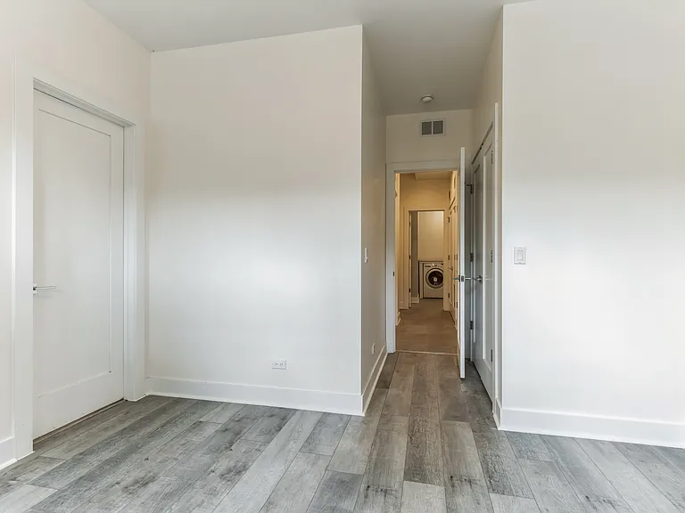 3235 N Wilton Ave #1 — Photo 13